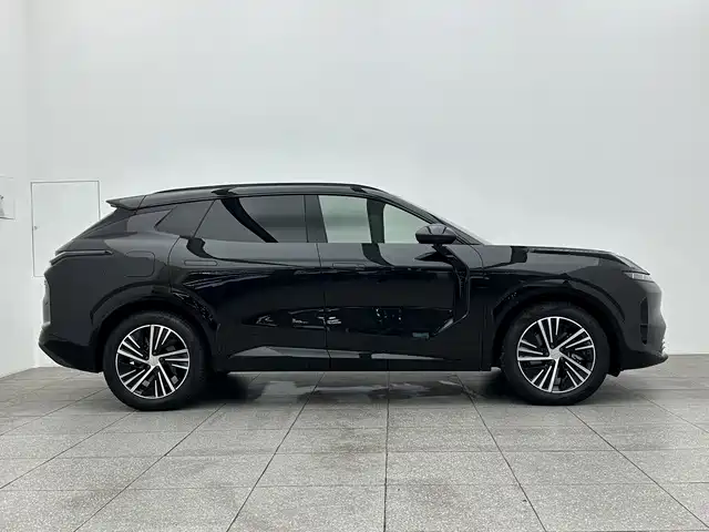 Lynk & Co 08 EM-P 2023 120km Long Range Pro фото 7