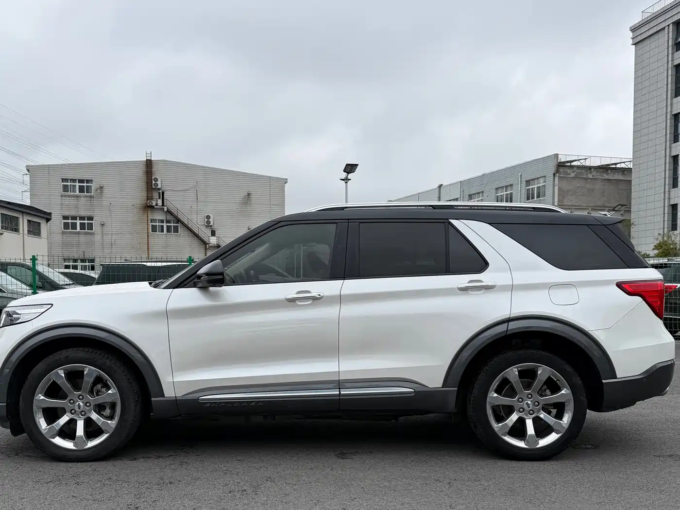 FORD EXPLORER
