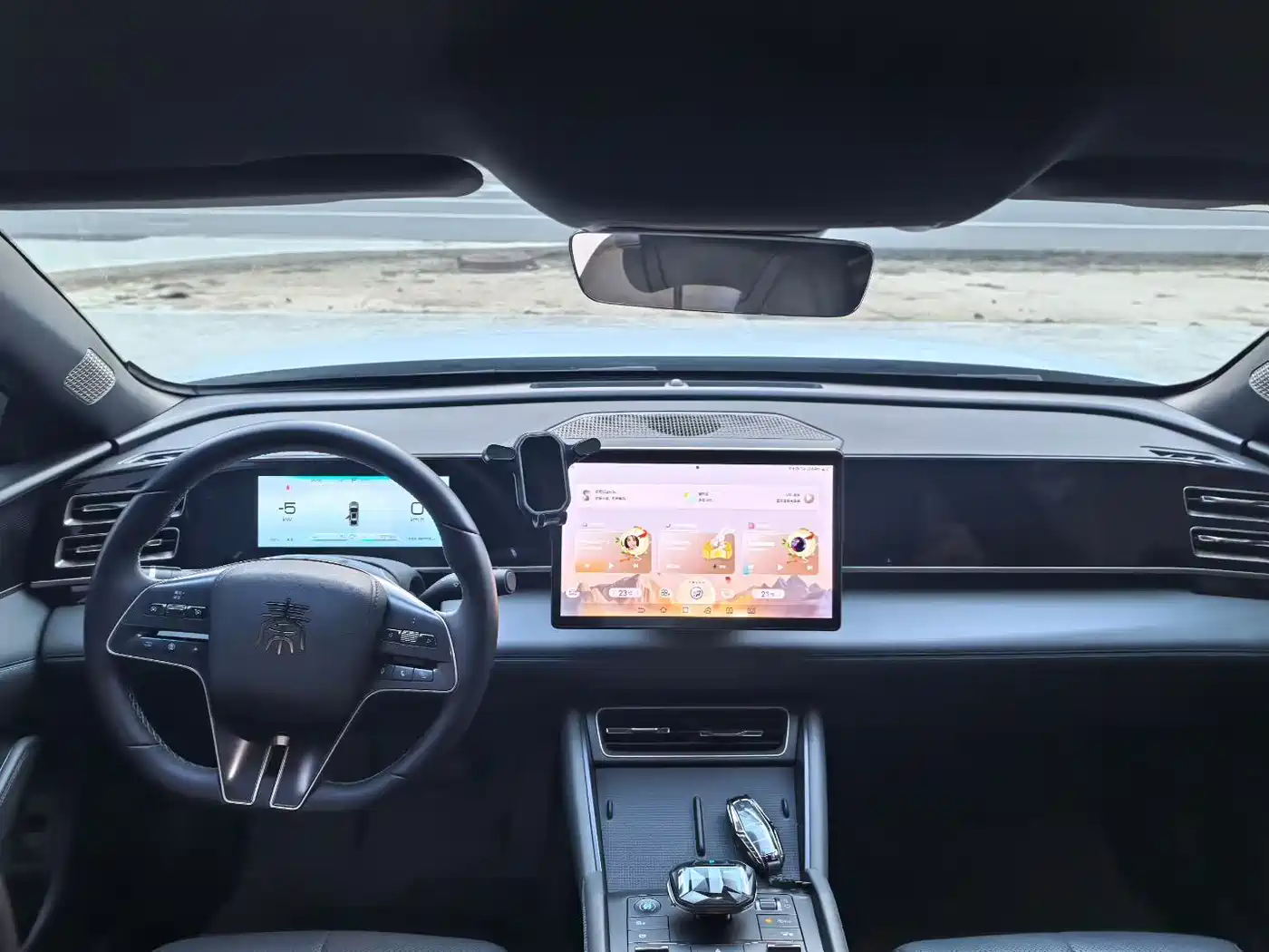 BYD Qin L 2024 DM-i 80KM Leading Edition фото 6