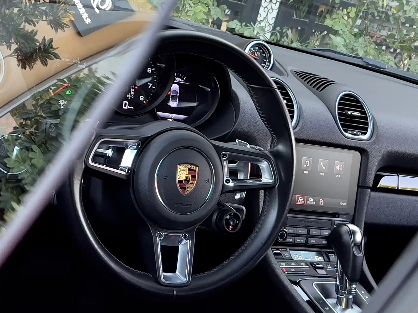 Porsche 718 2022 Boxster T 2.0T фото 16
