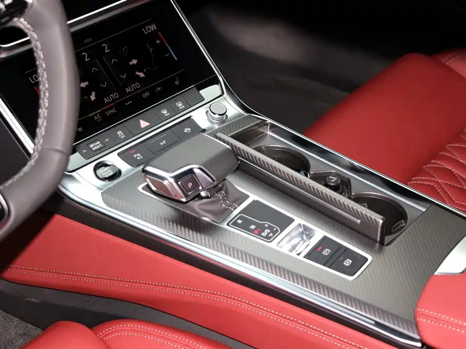 Audi A7L 2024 45 TFSI quattro S-line Black Warrior Edition фото 6