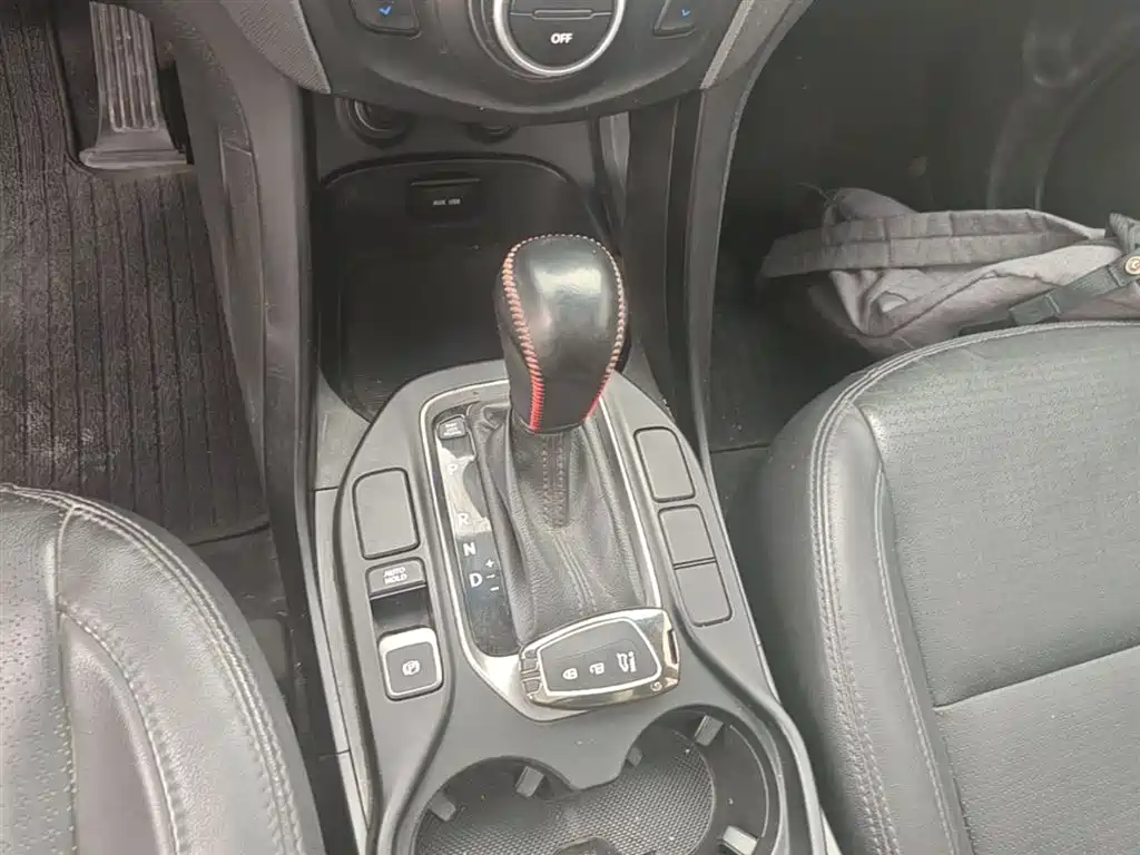 Hyundai Santa Fe 2013 Facelift 2.4L Automatic 4WD Smart фото 14
