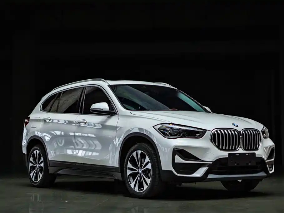 BMW X1 2022 sDrive20Li Fashion фото 3