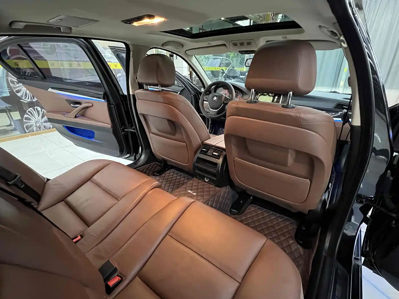 BMW 5 Series 2017 520Li Classic Edition фото 14