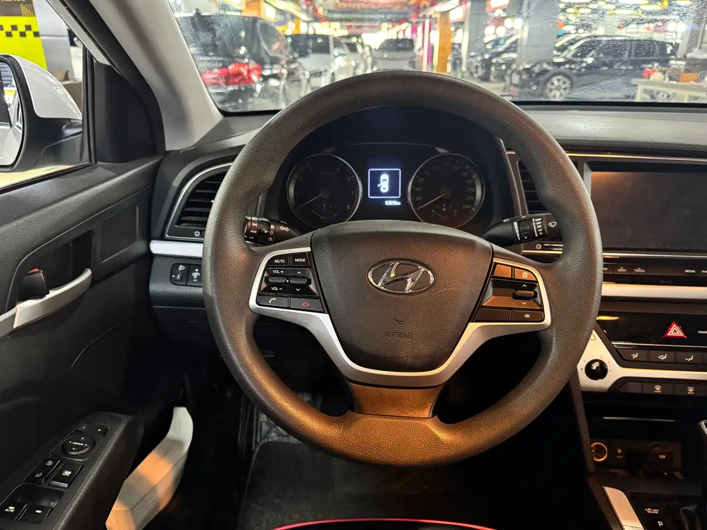 Hyundai Elantra 2016 Model 1.6L Automatic Smart Elite фото 6