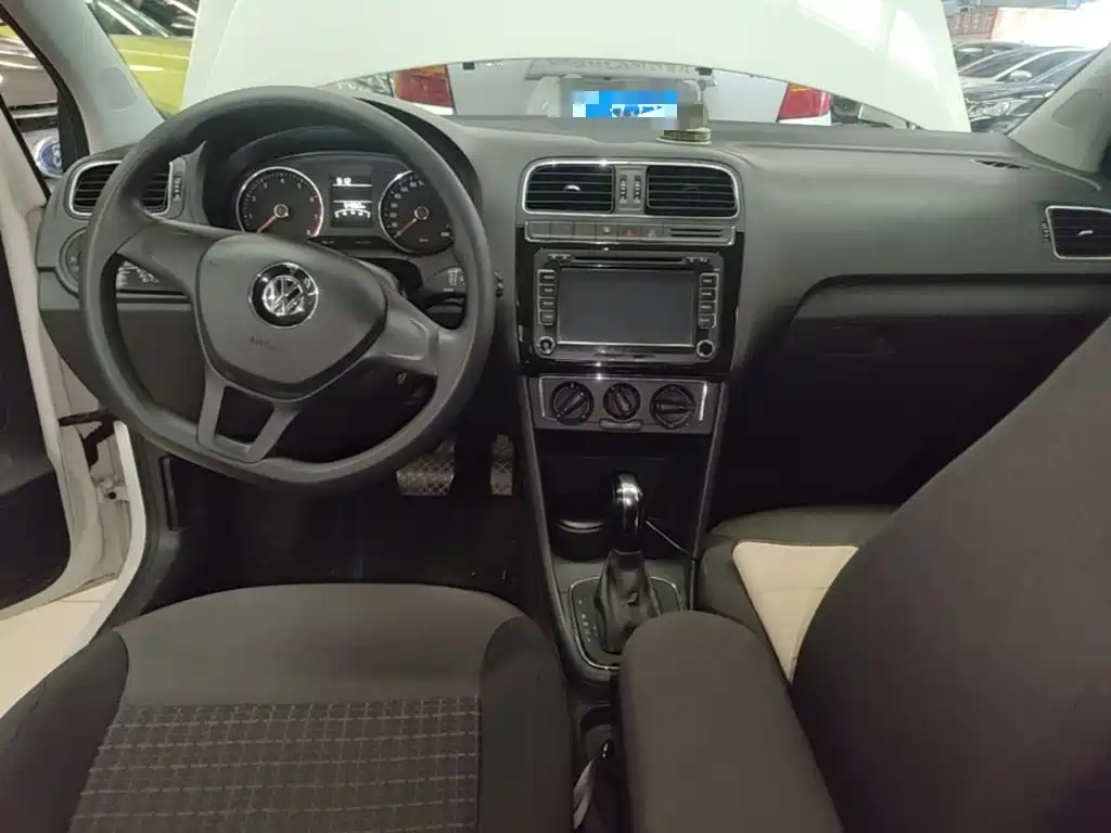 Volkswagen Polo 2015 2014 1.4L Automatic Comfort Edition