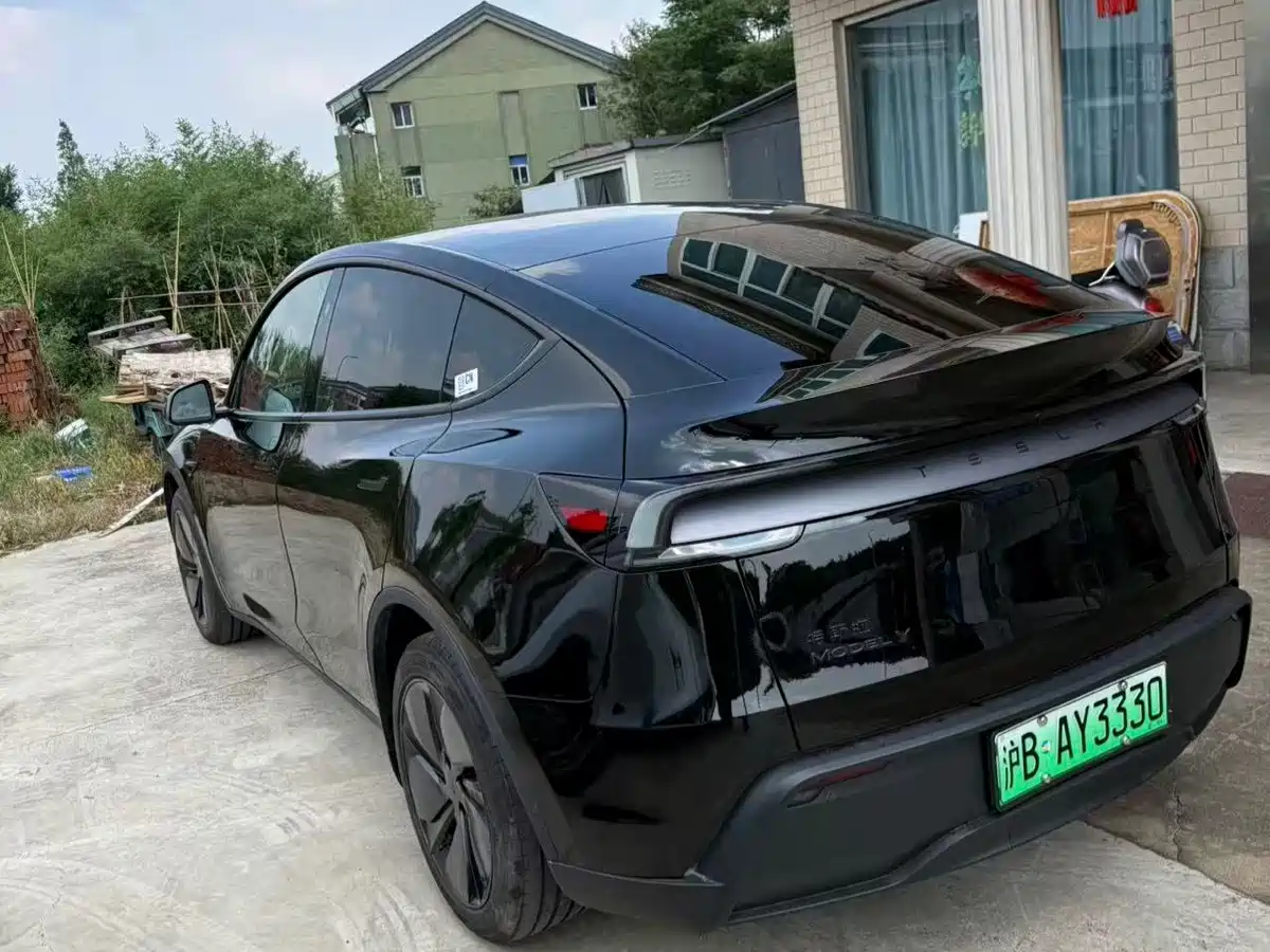 Фото 6 - Tesla Model Y