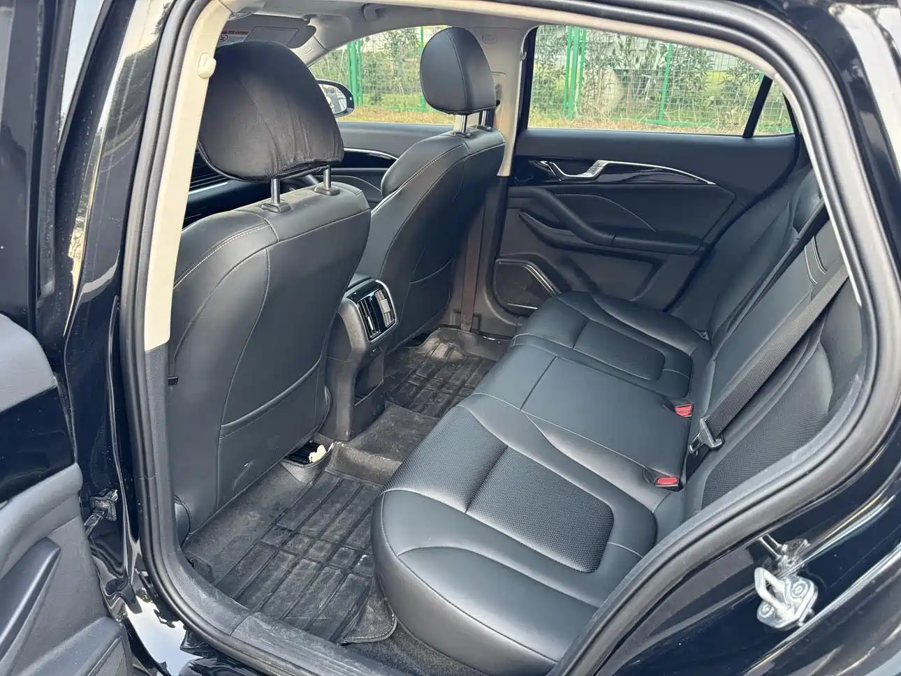 Photo 8 - Besturn B70