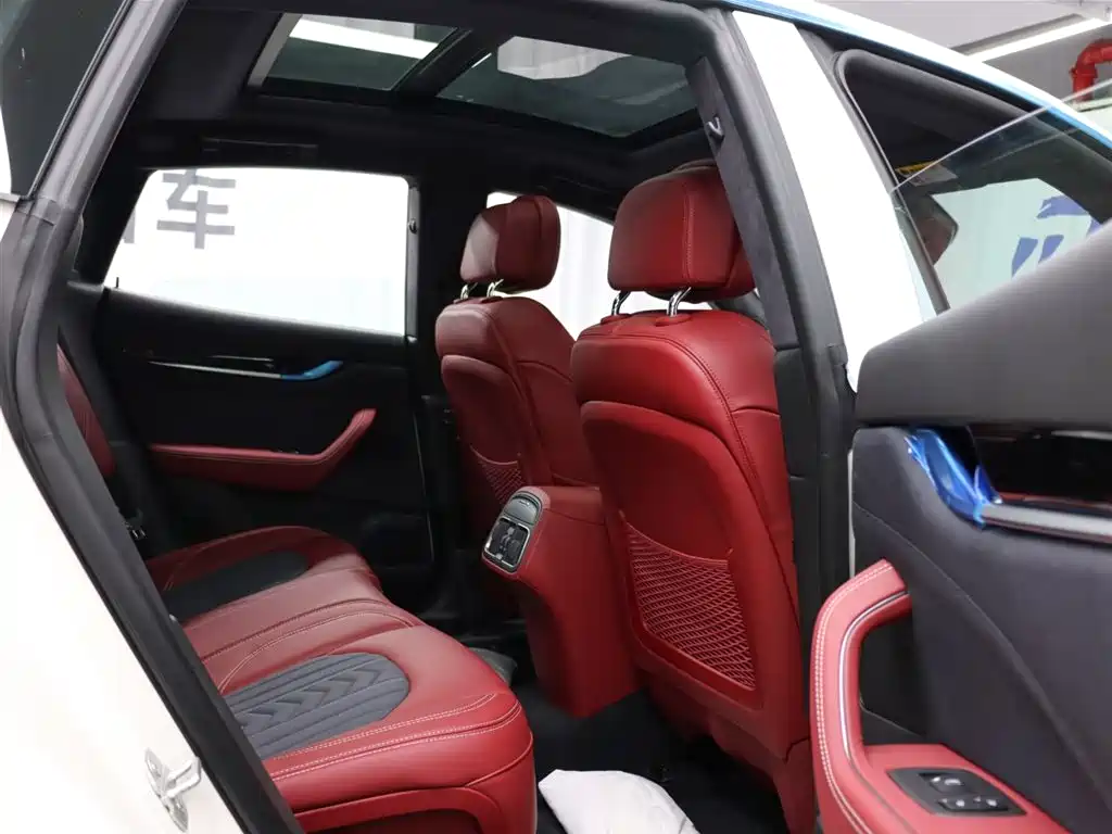 Maserati Levante 2024 2.0T GT Ultima фото 16