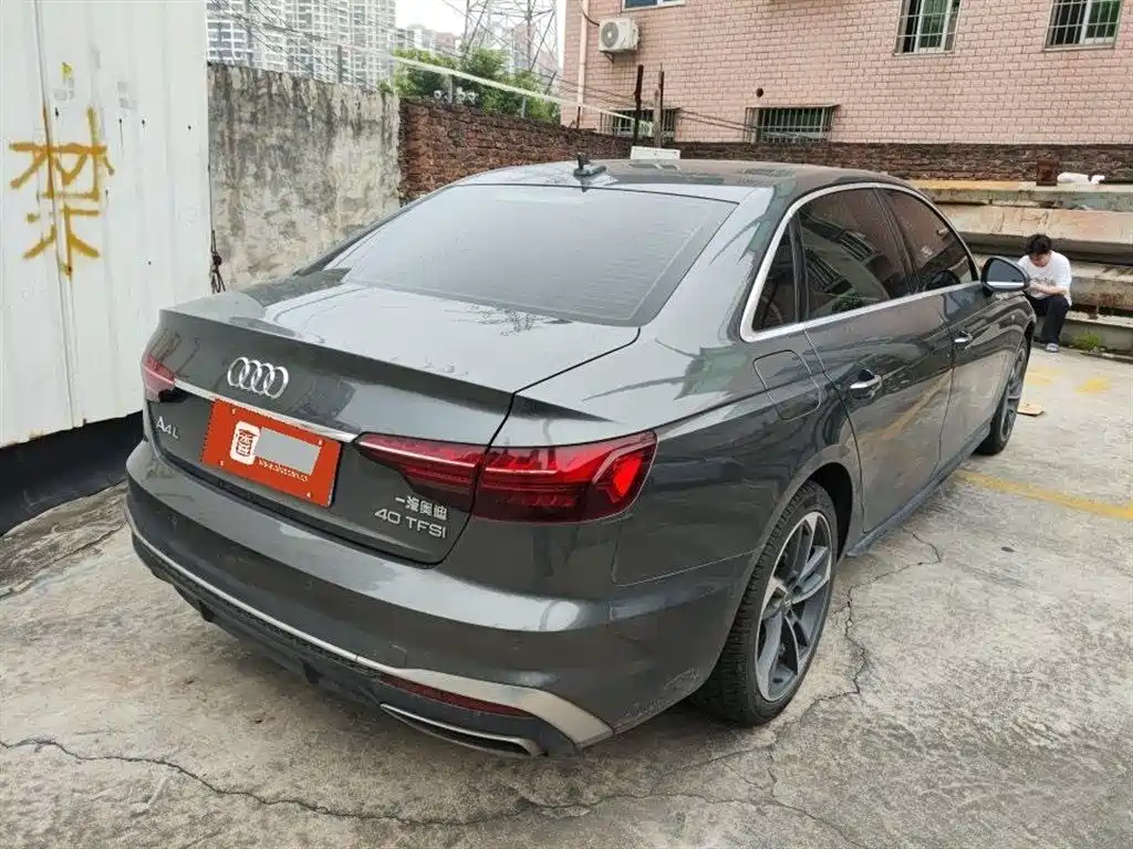 Audi A4L 2020 40 TFSI Fashion Dynamic Edition фото 3