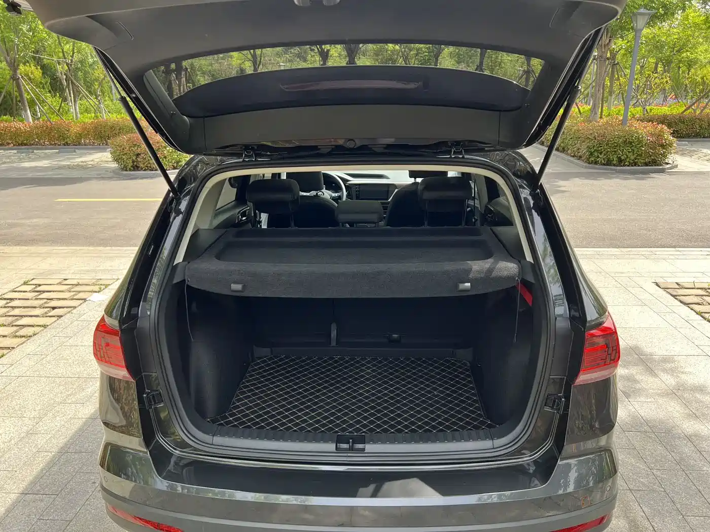 Volkswagen Tharu 2022 280TSI FWD Luxury Edition фото 12