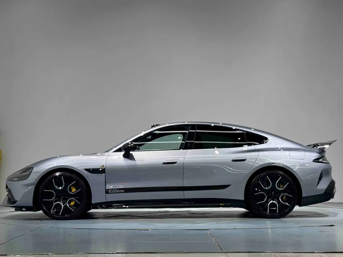 XIAOMI CAR XIAOMI SU7 ULTRA