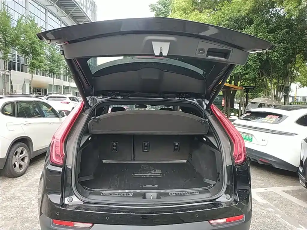Cadillac XT4 2019 2018 28T FWD Leading Edition