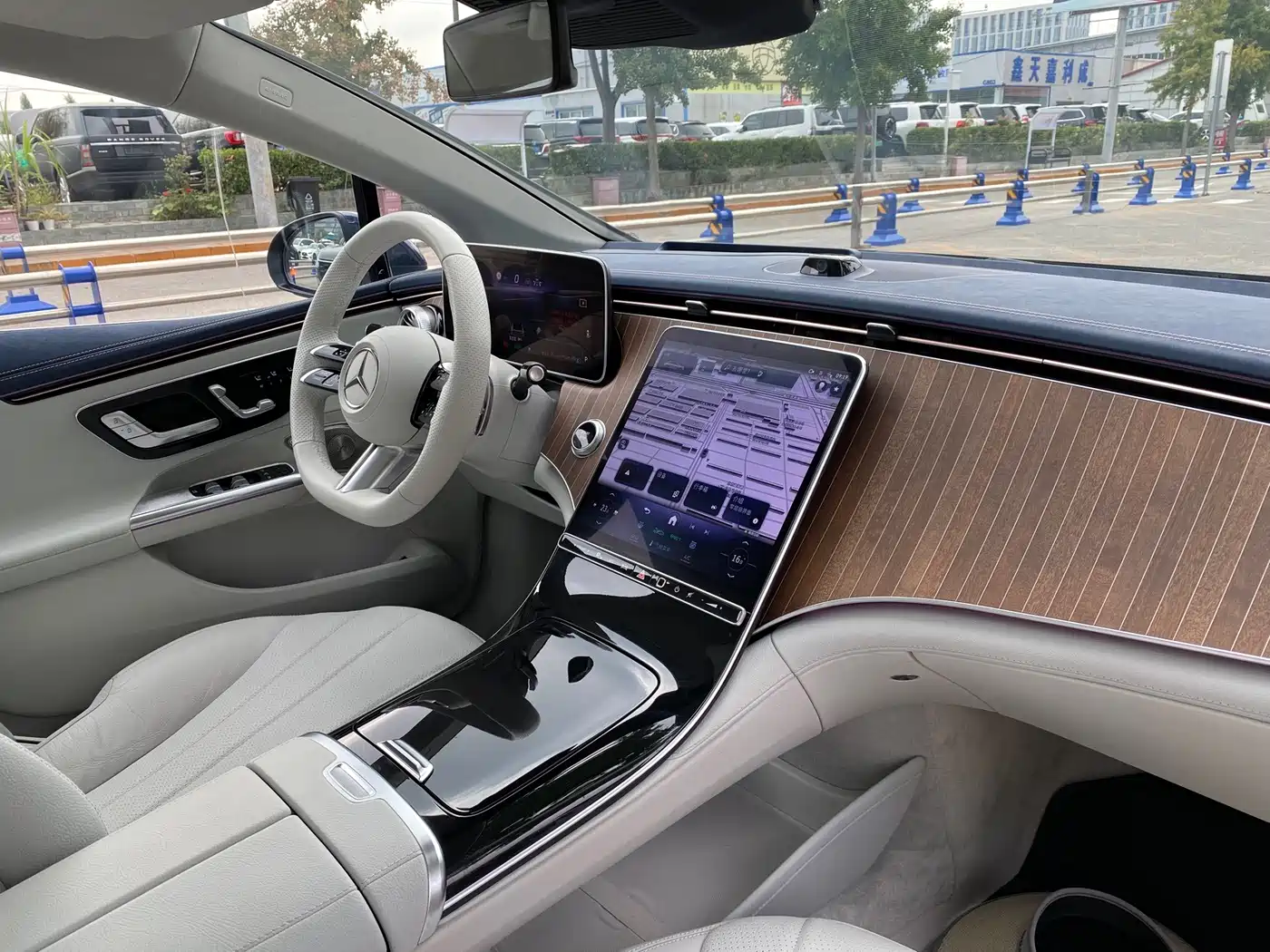 Mercedes-Benz EQE 2024 2025 Model 500 4MATIC Luxury Edition