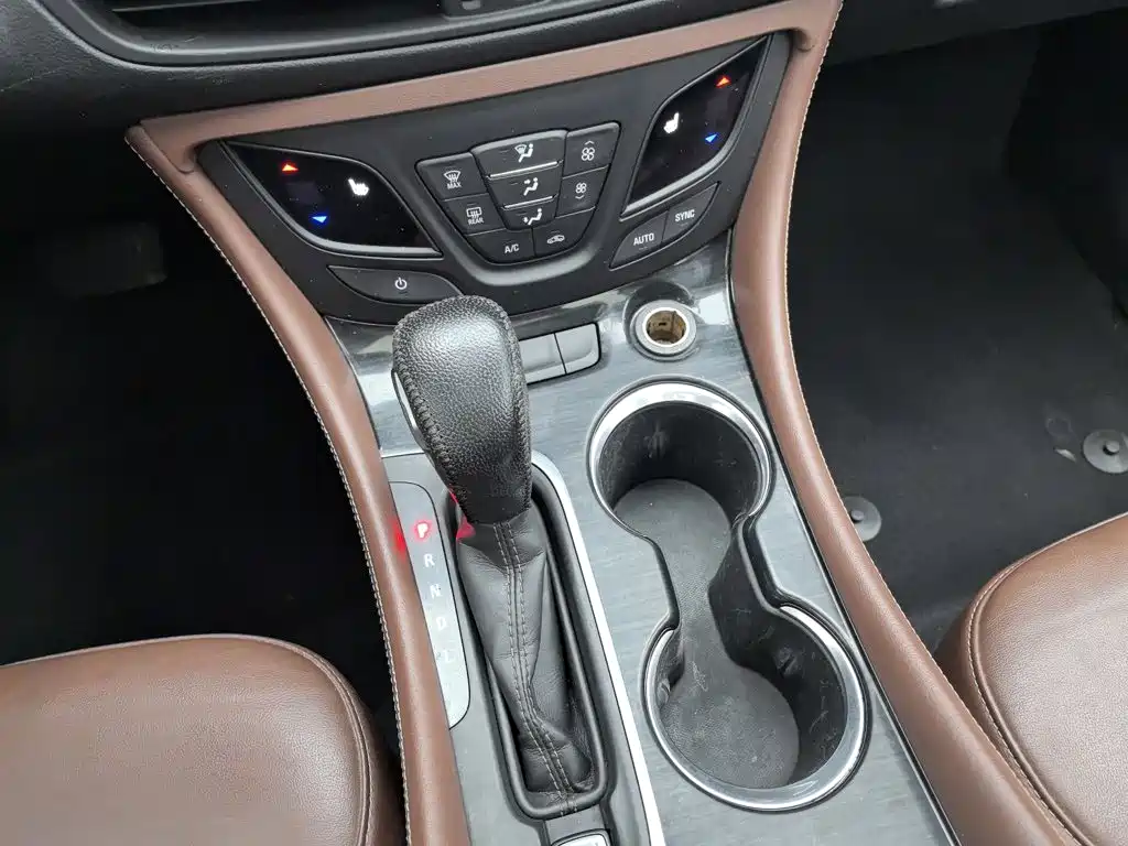 صورة 13 - Buick Envision Plus
