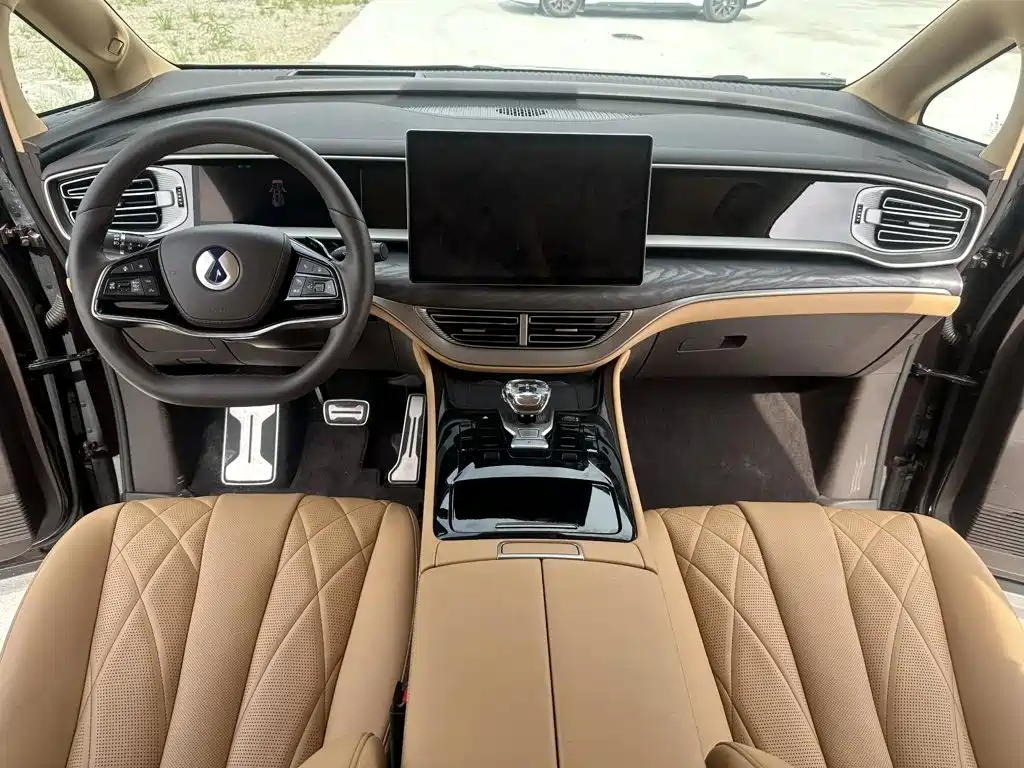 Denza D9 2026 2025 DM-i Smart Drive Edition 1020 AWD Prestige