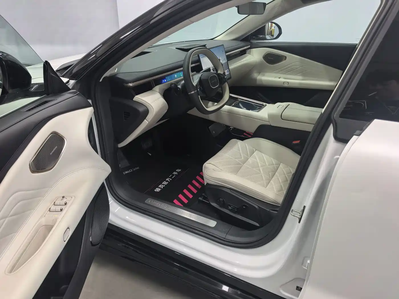 Lynk & Co 10 EM-P 2026 2025 Facelift 120 AWD Ultra