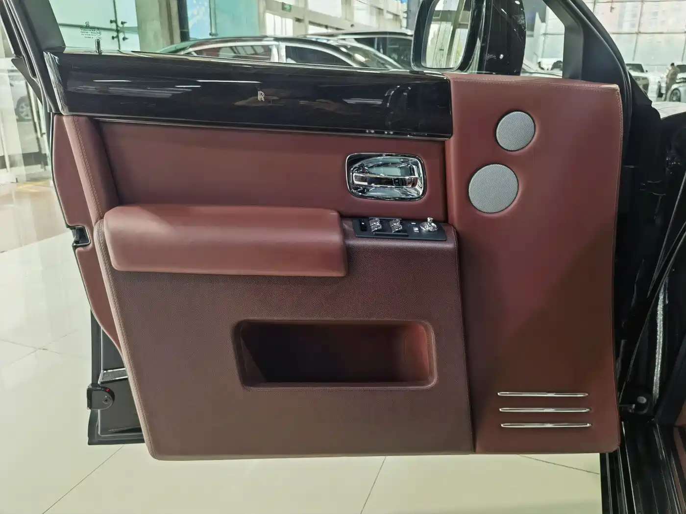 Rolls-Royce Phantom 2016 2013 6.7L Extended Wheelbase (EWB)