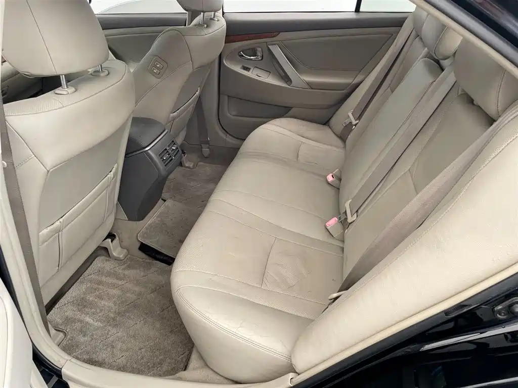 Toyota Camry 2011 240G Classic Anniversary Edition фото 7