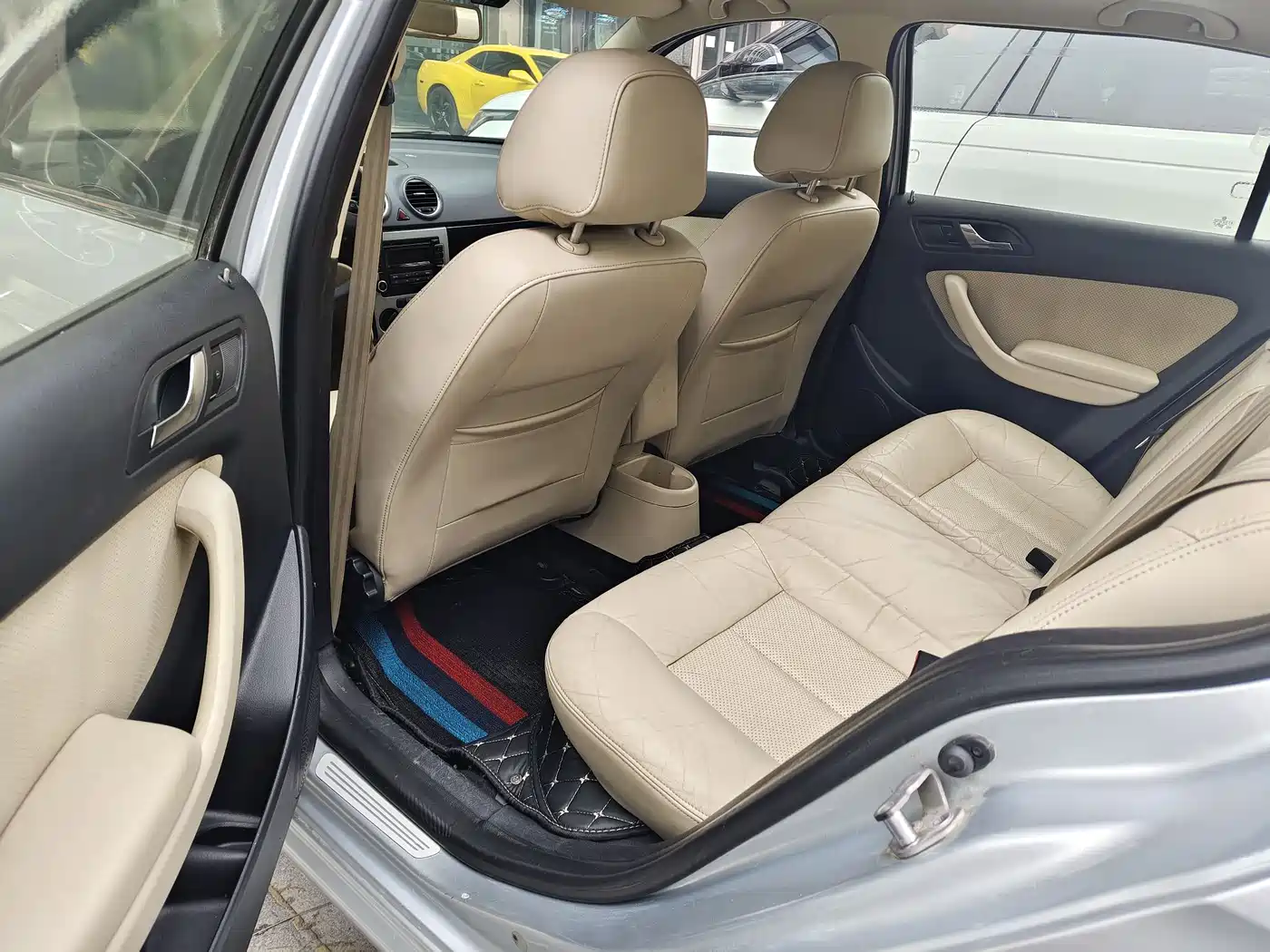 Volkswagen Lavida 2011 1.6L Automatic Pinxuan Edition фото 7
