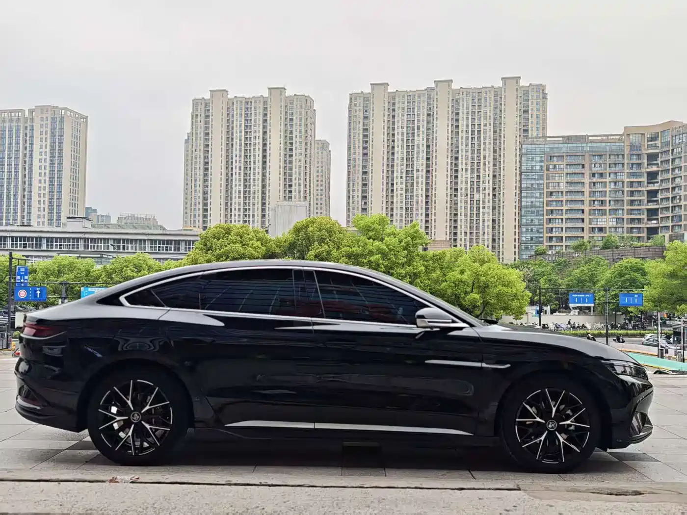 BYD Han 2025 DM-i 125KM Premium фото 9