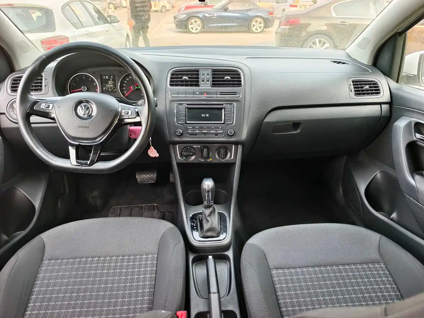 Volkswagen Polo 2016 1.6L Automatic Comfort фото 12