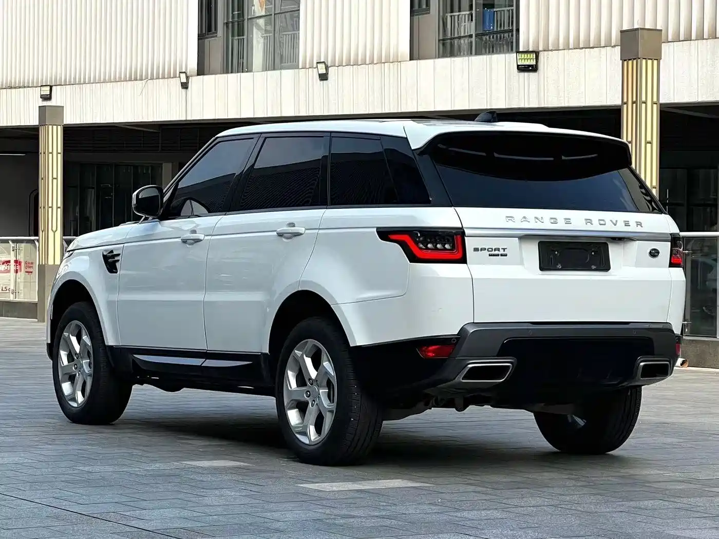 Land Rover Range Rover Sport PHEV 2019 2018 Model P400e