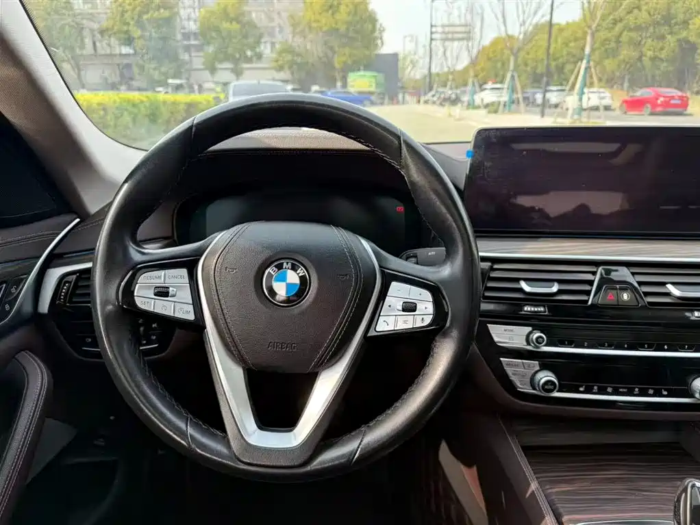 BMW 5 SERIES NEW ENERGY