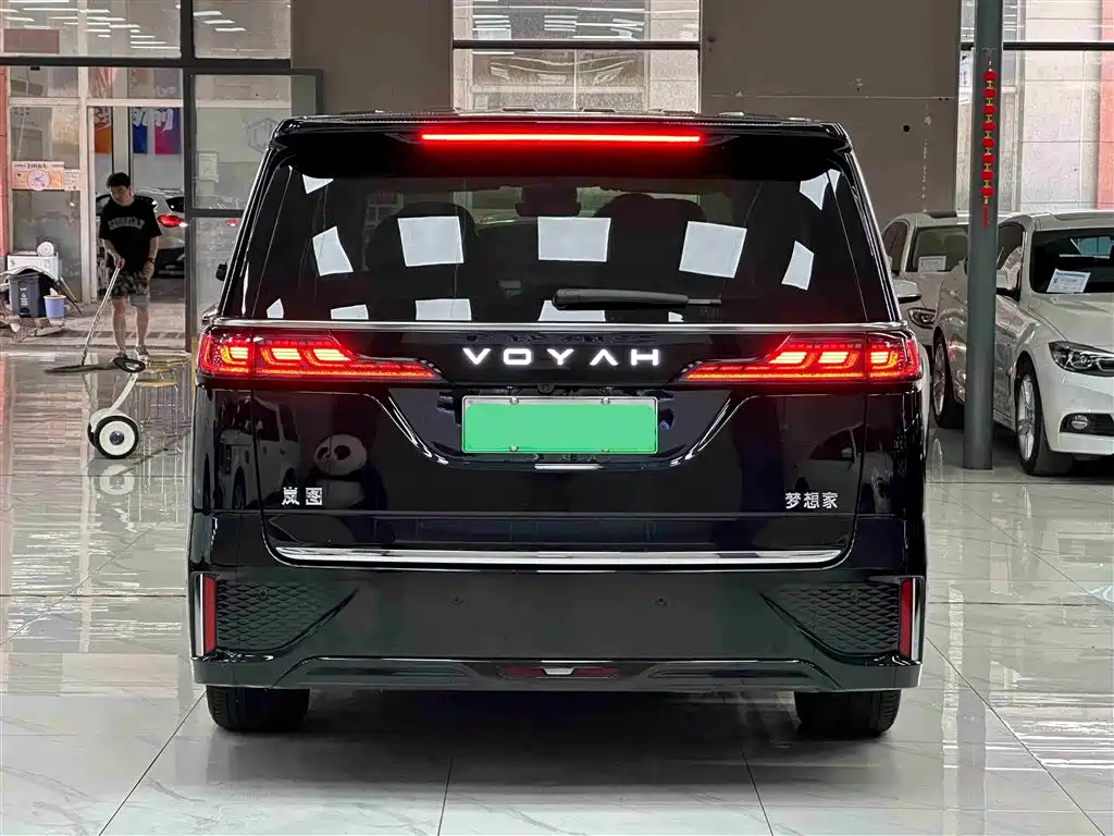 Voyah Auto Voyah Dreamer 2025 PHEV AWD Excellent Kunpeng Edition фото 5