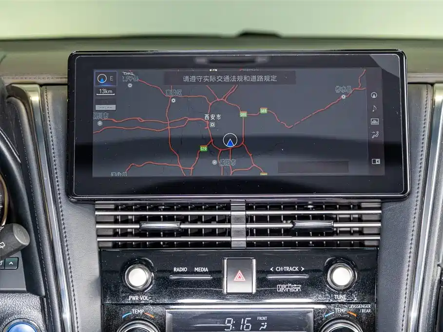 Lexus LM 2020 300h Seven-Seater Elegance Edition фото 15