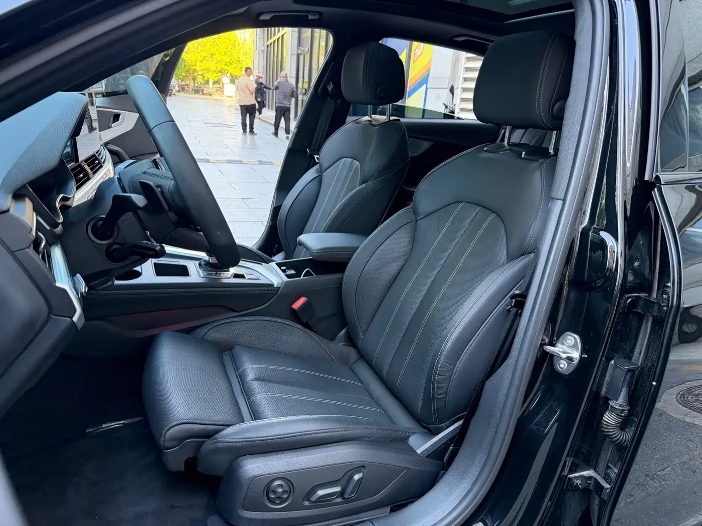 Audi A4L 2023 40 TFSI Luxury Sport фото 12