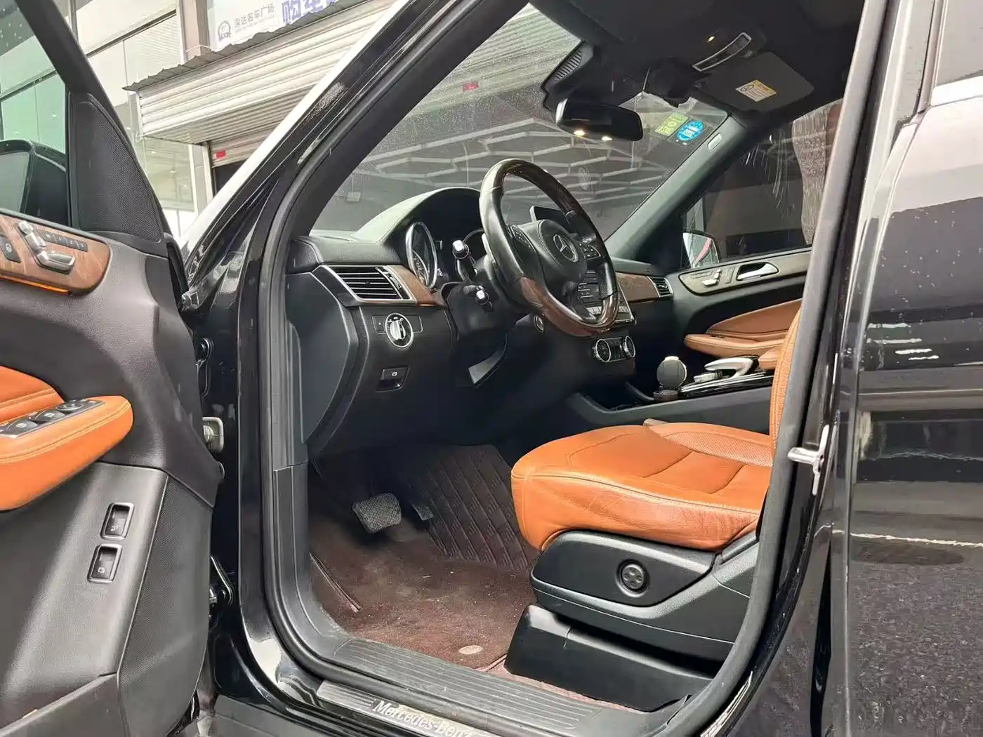 Mercedes-Benz GLS 2018 GLS 400 4MATIC Luxury фото 4