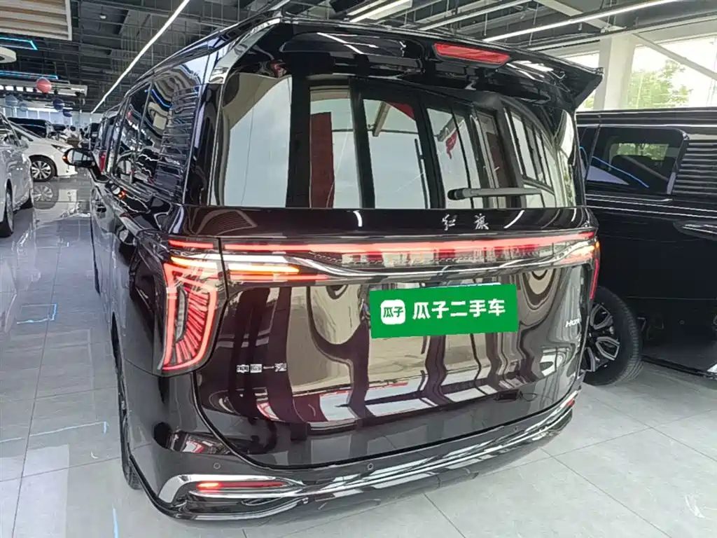 Hongqi HQ9 2023 2.0T Smart Connect Flag Enjoy Edition фото 6
