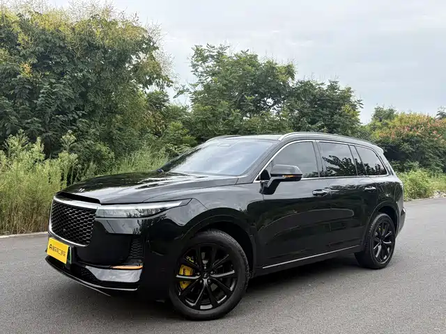 Li Auto ONE Последовательный гибрид, 6 мест