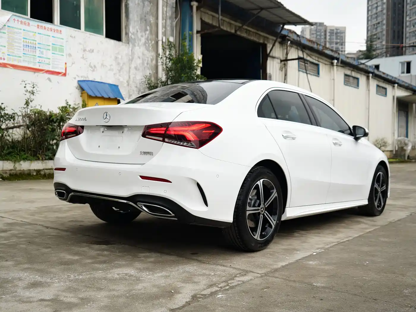 Mercedes-Benz A-Class 2023 A 200 L Fashion фото 11