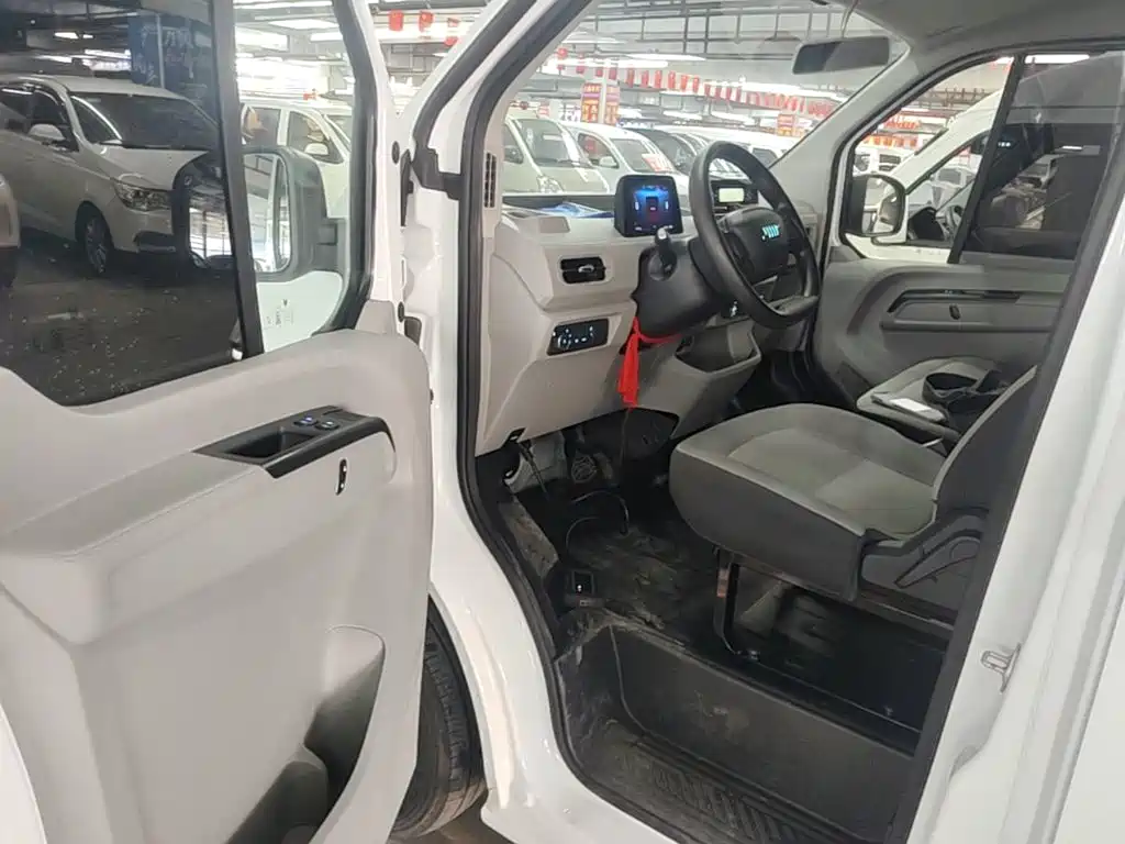 Jiangling E-Fushun 2025 2025 Clear Window Version 41.86kWh Short Wheelbase Low Roof