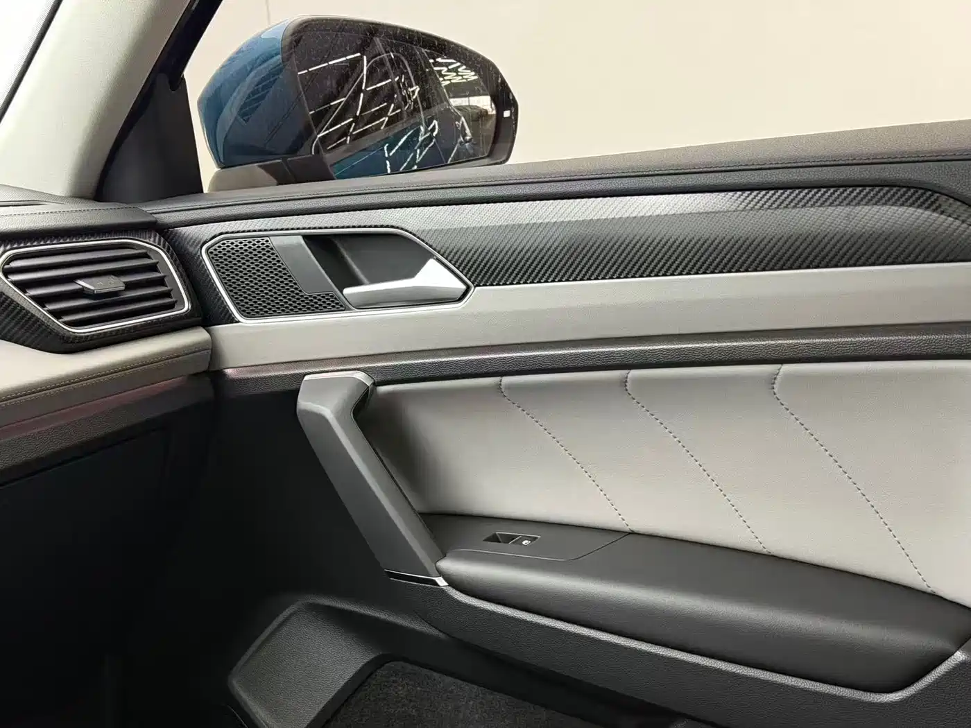 Volkswagen Tayron 2023 280TSI 2WD Luxury Plus Advanced Edition фото 10