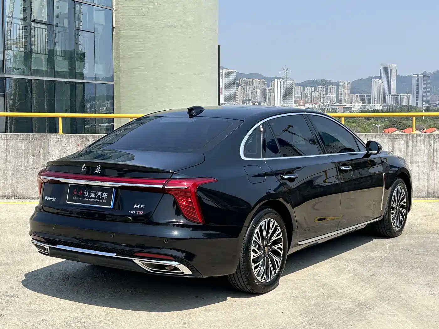 Hongqi H5 2024 2.0T Automatic Smart Connect Flag Smooth Edition фото 8
