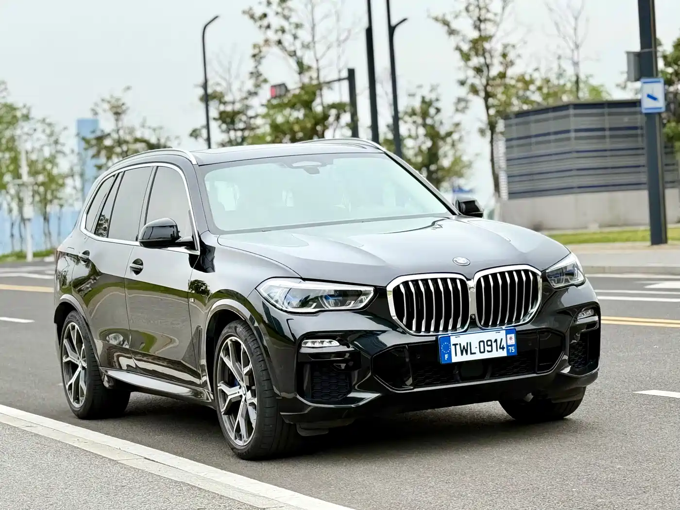 BMW X5 (Import) 2020 xDrive40i Premium M Sport Package фото 2