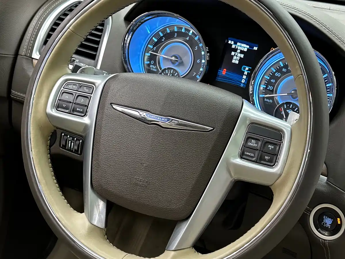 Chrysler 300C (Import) 2013 2013 3.6L Premium Edition