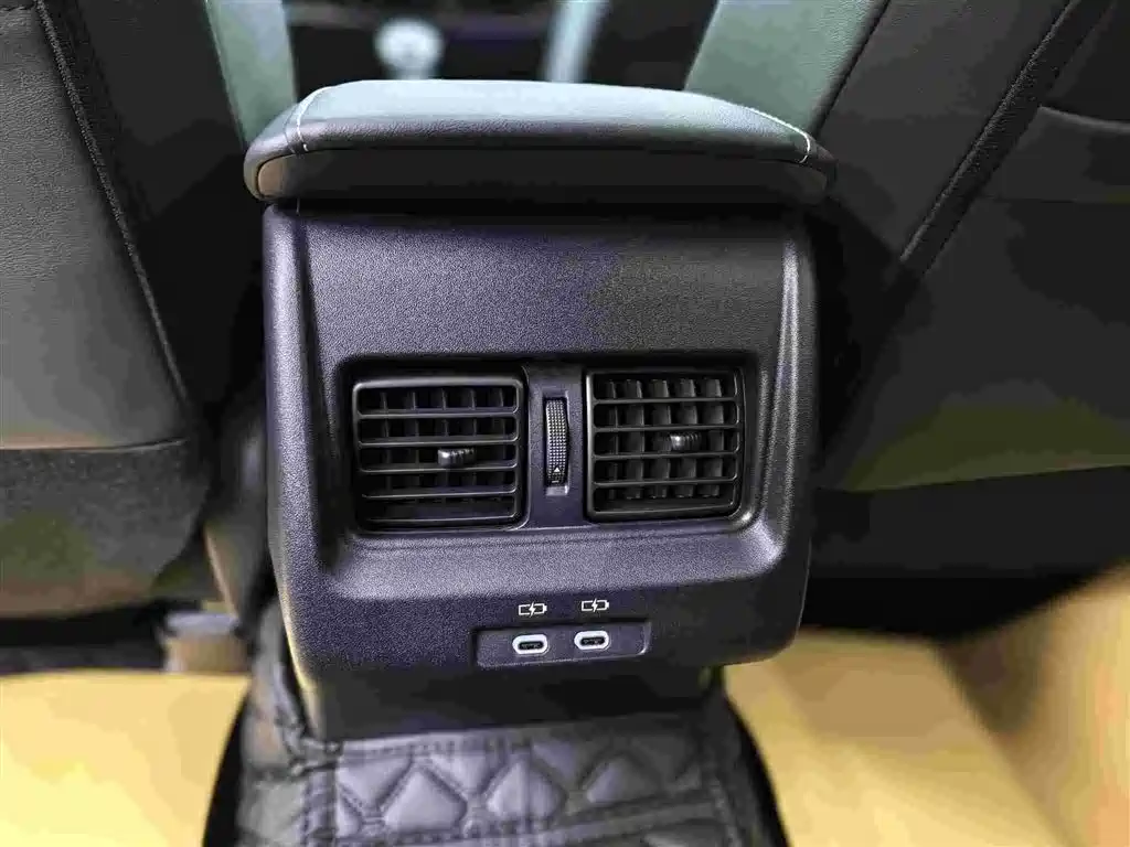 Toyota Camry 2026 2.0E Elite Edition фото 15