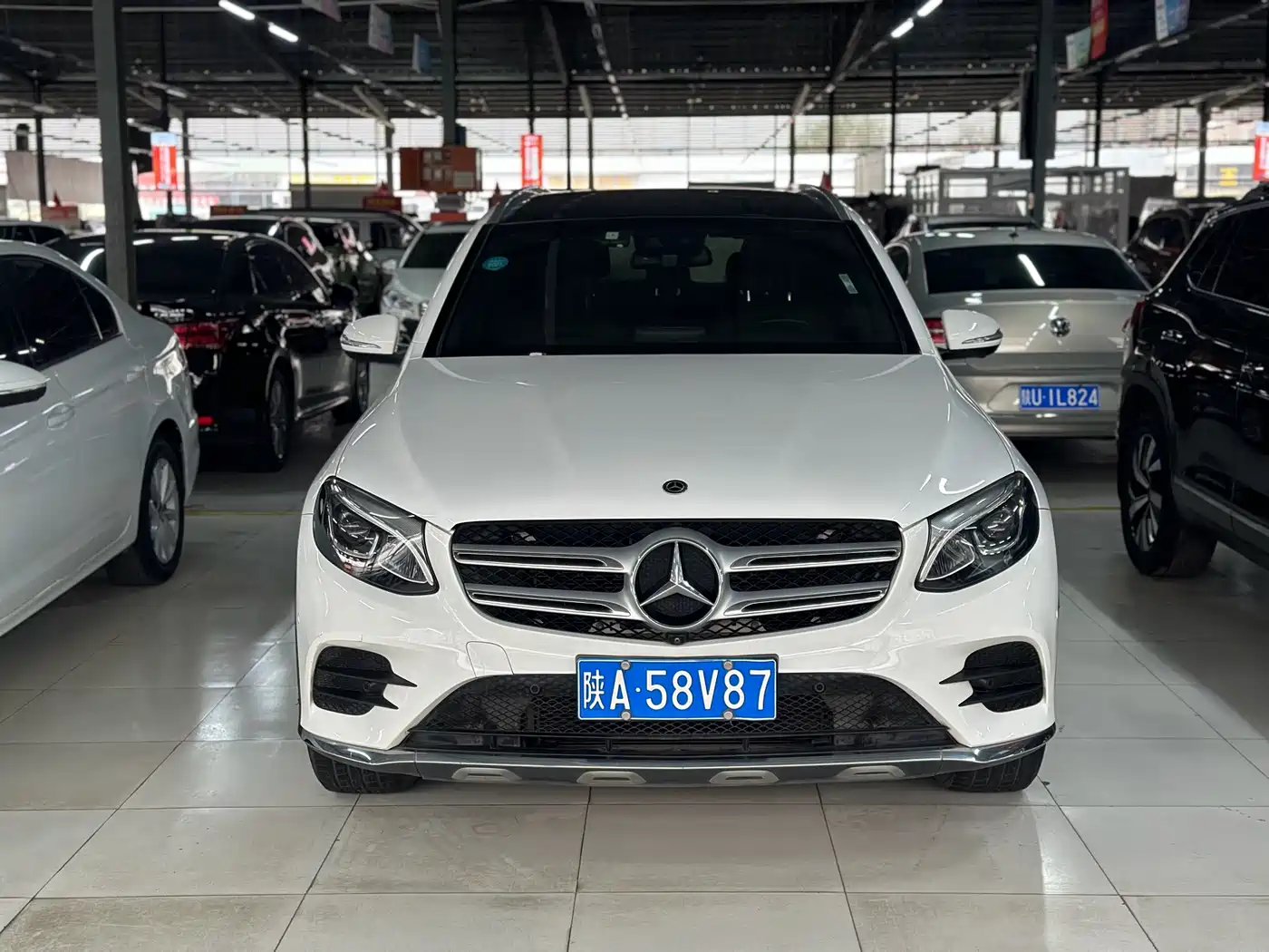 Mercedes-Benz GLC 2017 GLC 260 4MATIC Luxury фото 2