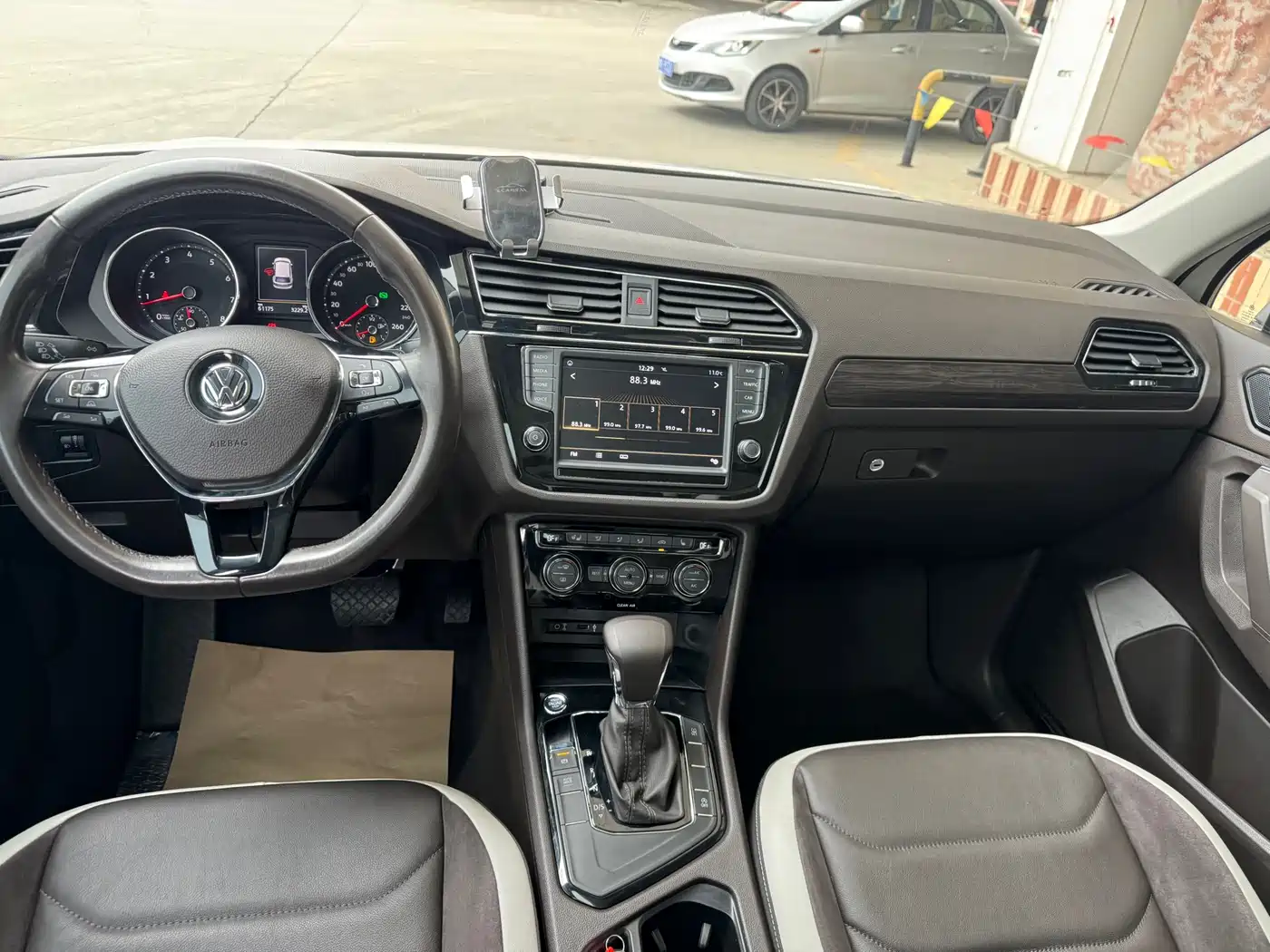 Volkswagen Tiguan L 2017 330TSI Automatic 2WD Luxury Edition фото 14