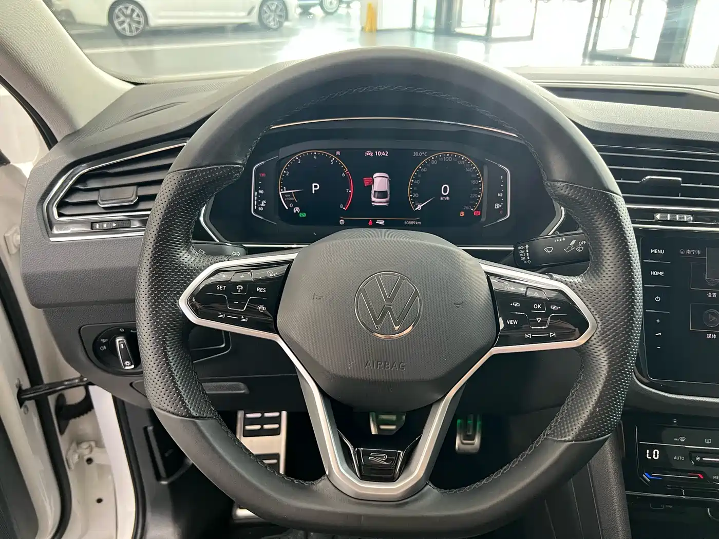 Volkswagen Tiguan X 2021 330TSI 2WD Premium Edition фото 6