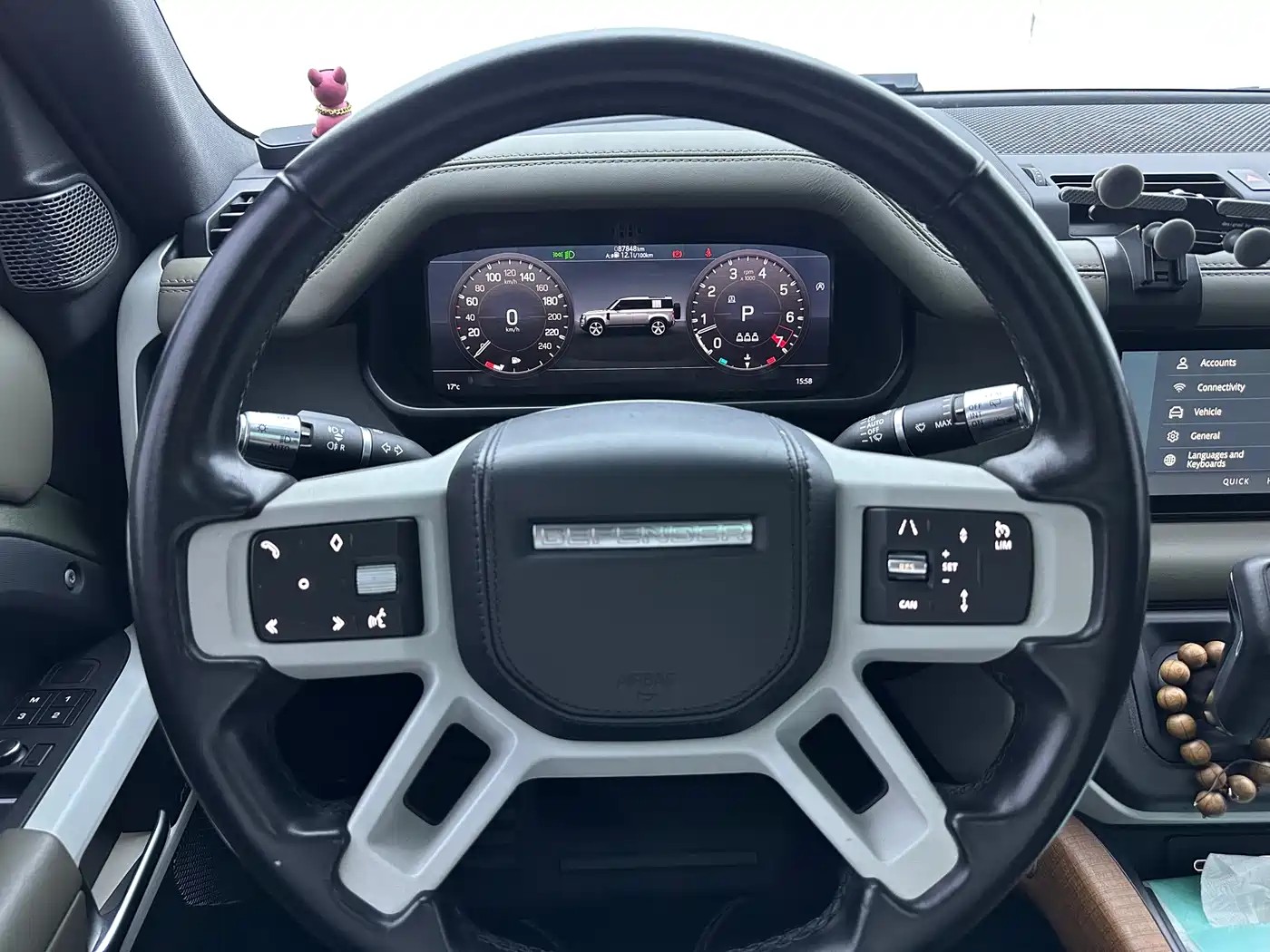 Land Rover Defender 2020 Model 110 P400 HSE фото 11