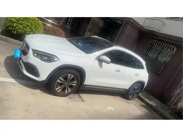Mercedes-Benz GLA 2023