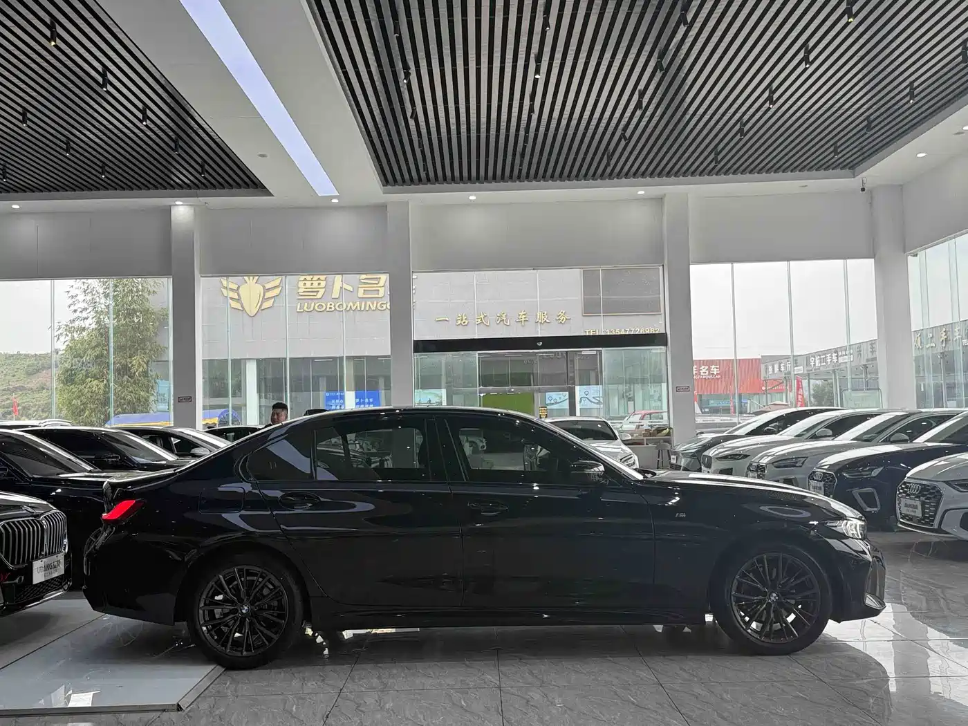 BMW 3 Series 2024 325Li M Sport Shadowline Package фото 7