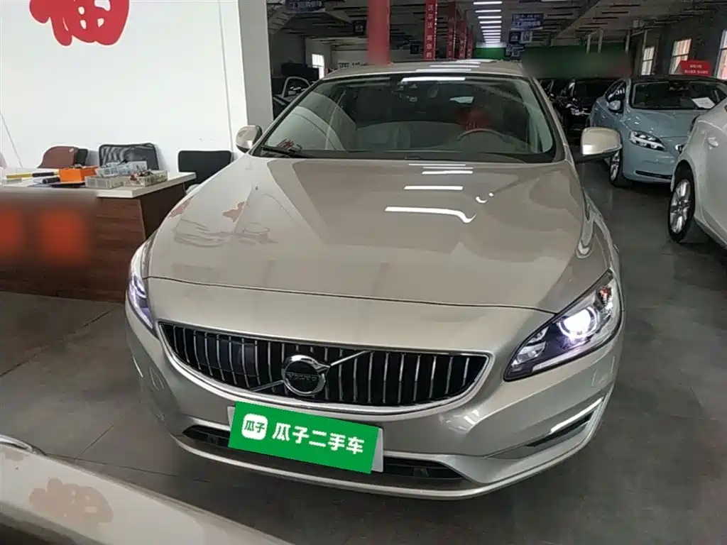 VOLVO S60