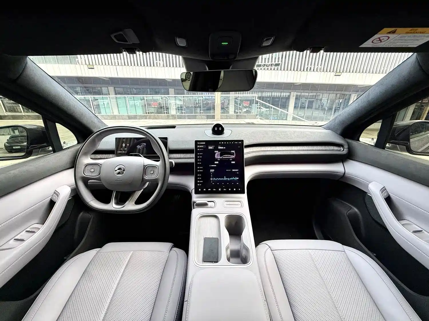 Фото 6 - NIO EC6