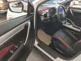 Фото 16 - Geely Coolray